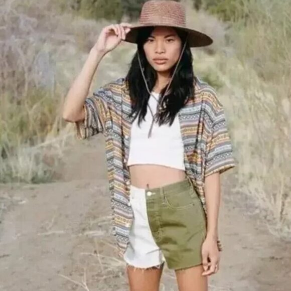 PacSun Ultra High Rise Two-Toned High Rise Denim Vintage Shorts Green & Cream 25 - Picture 1 of 10